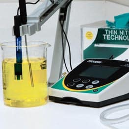 Oakton stasjonære måleinstrumenter (benkemodeller)